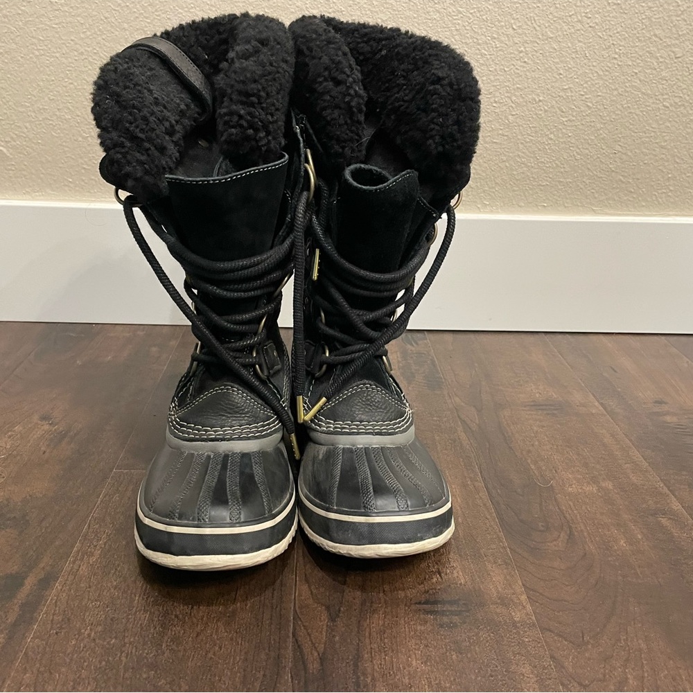 Sorel Womens Joan of Arc boot size 6.5 - used good condition